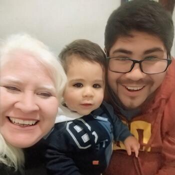 Δουλειά για babysitter στην περιοχή Σαντιάγο: δουλειά φύλαξης παιδιών Paulina