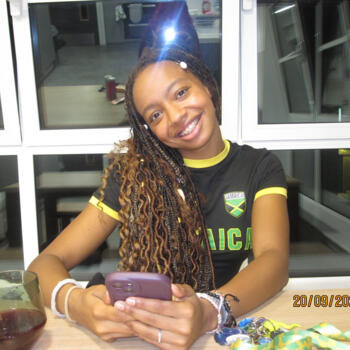 Babysitter in Surbiton: Dibeth