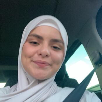 Babysitter in Lyon: Léonie