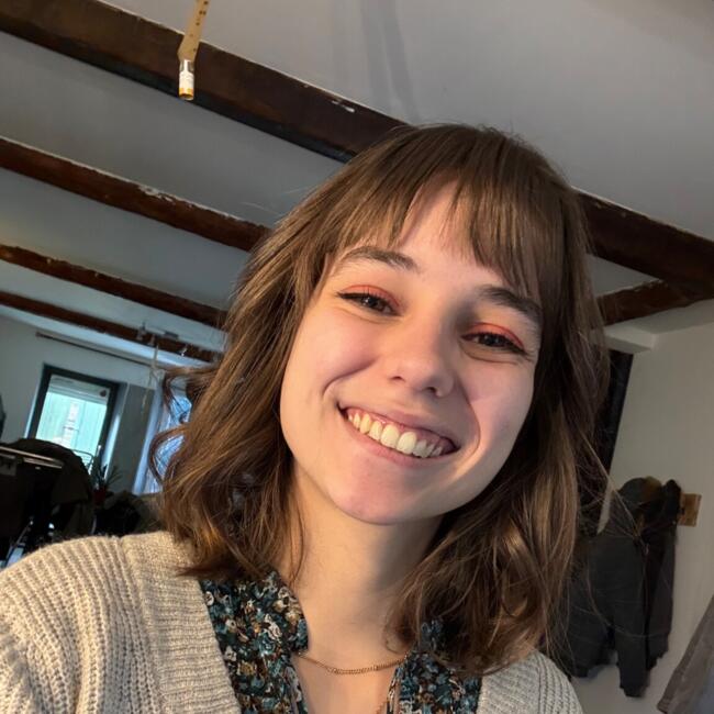 Babysitter in Ferrals-les-Corbières: Louise