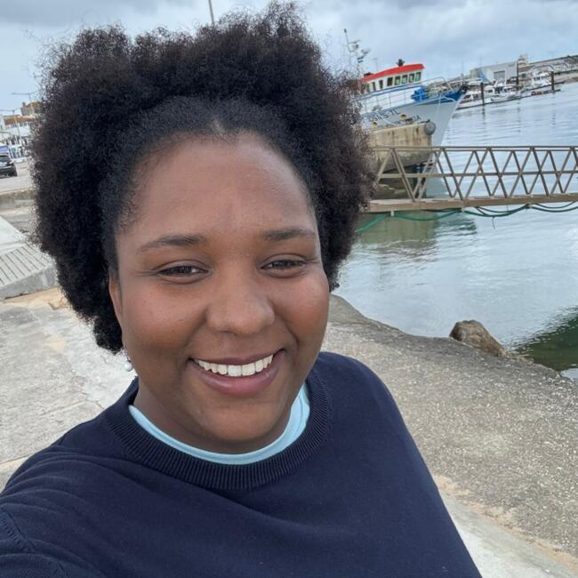 Trabalho de babysitting em Porto: Hozana