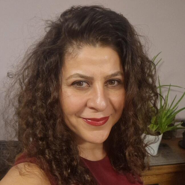 Babysitter in Whyteleafe: YILDIZ