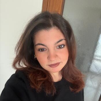 Babysitter in Illasi: Elena