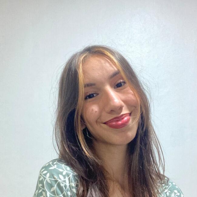 Babysitter in Asunción: Mia