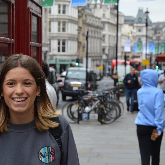 Canguro en Collado Villalba: Rebeca