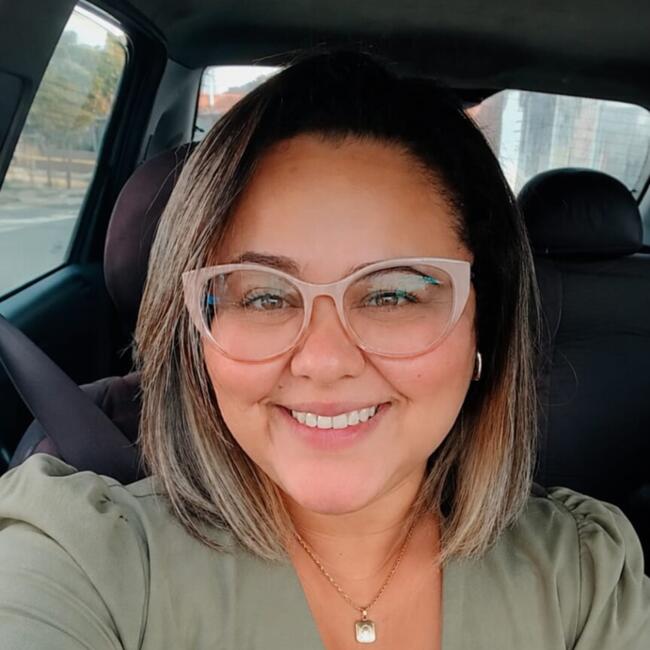 Babysitter in São José dos Campos: Ellen