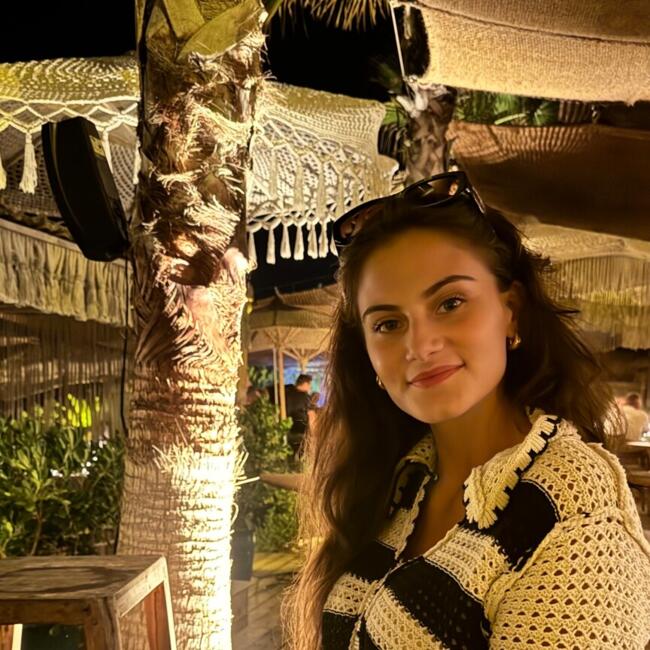 Babysitter in Evergem: Lina