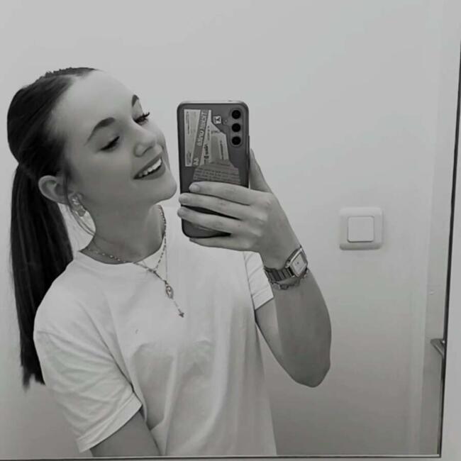 Babysitter in Saint-Père-en-Retz: Marine