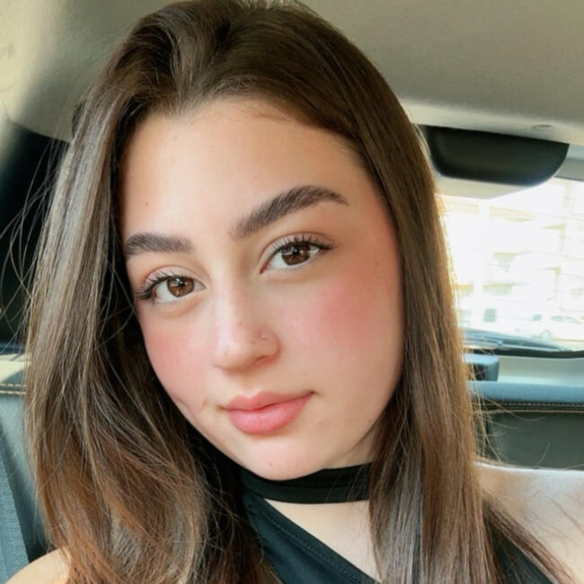 Babysitter em Vila Nova de Gaia: Larissa