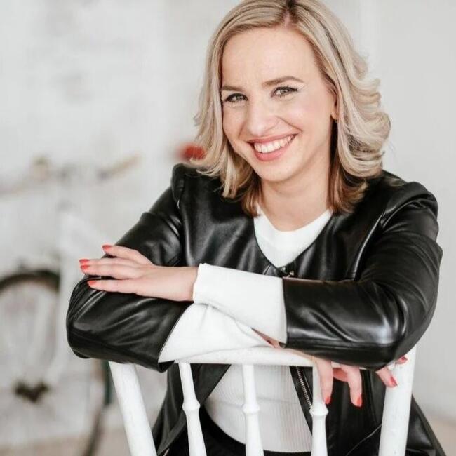 Bonă în Chinteni: Nikoletta