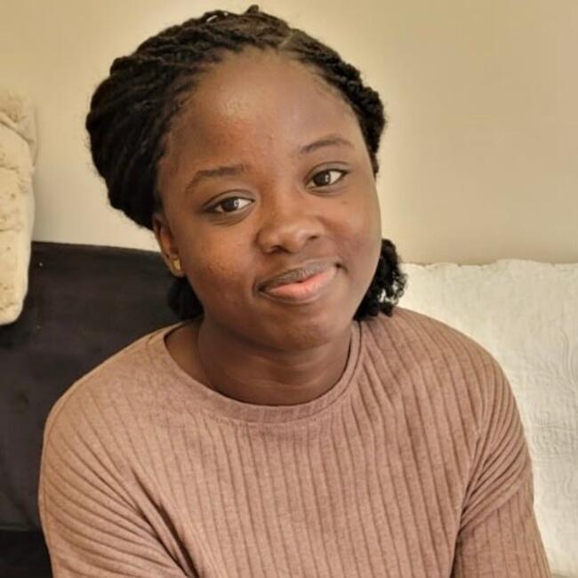 Babysitter in Bordeaux: Leslie