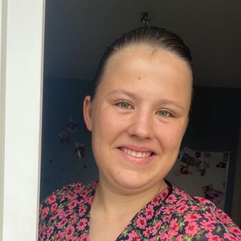 Babysitter in Les Clayes-sous-Bois: Meline