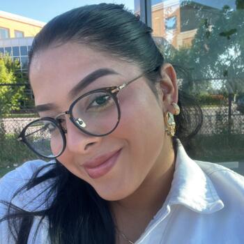 Baby-sitter in Whitby: Melina