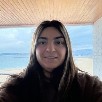 Nanny Hondarribia: Cyara