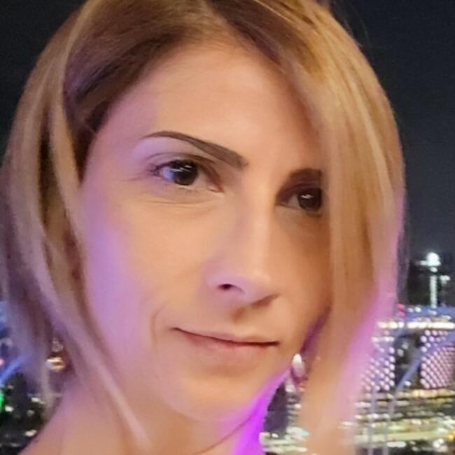 Babysitter in Sunshine Coast: FEDERICA