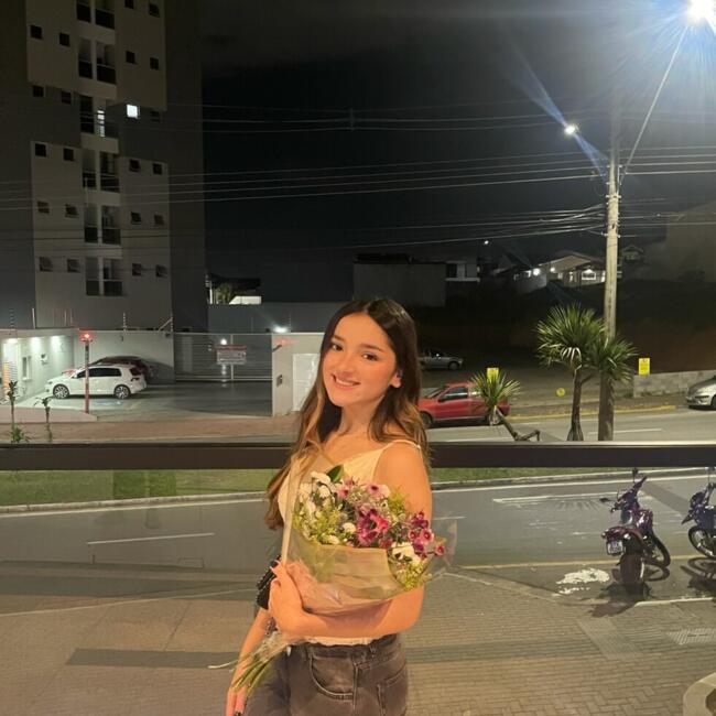 Babysitter in São José dos Campos: Júlia Victória