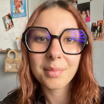 Babysitter in Saint-André-Goule-d'Oie: Leona