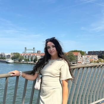 Babysitter in Cologne: Nayla Hosan
