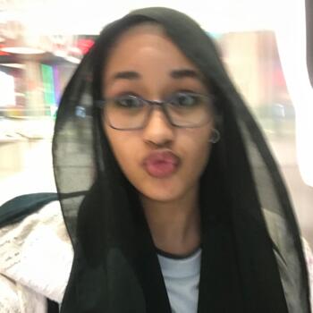 Pengasuh di Cyberjaya: Sarah