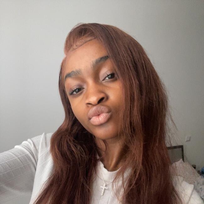 Babysitter in Parma: Kenie Julia