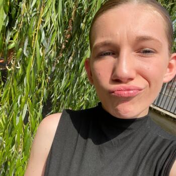 Baby-sitter Hirson: Eva
