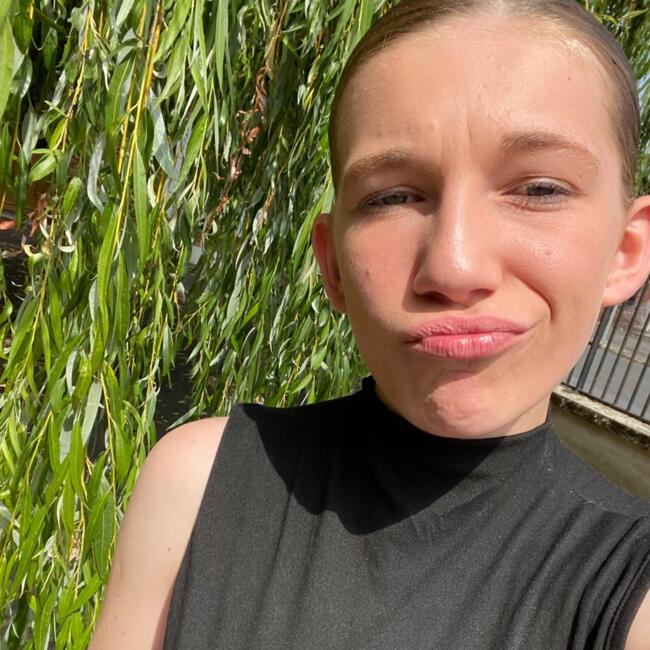 Babysitter in Hirson: Eva