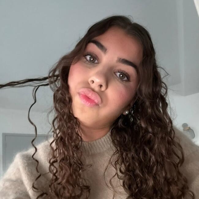 Babysitter in Bordeaux: Ines