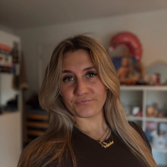Babysitter in Oeffelt: Naicha