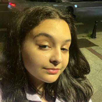 Babysitter in Courbevoie: Leila