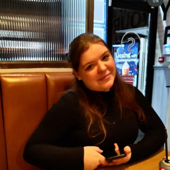 Babysitter in Glasgow: Scarlet