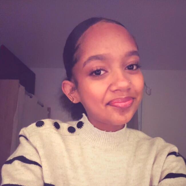 Babysitter in Saint-Rémy-sur-Avre: Tissia