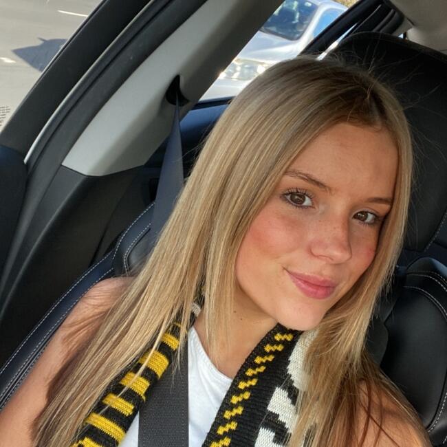 Babysitter in Melbourne: Katie