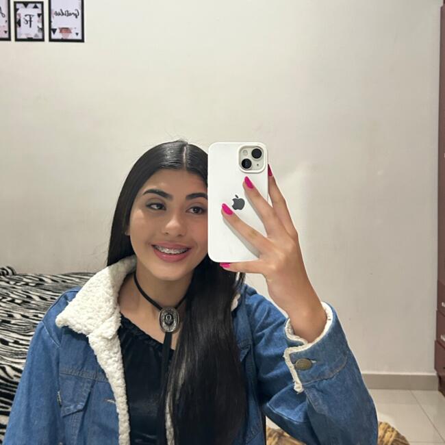 Babysitter in Paraguaçu: Amanda