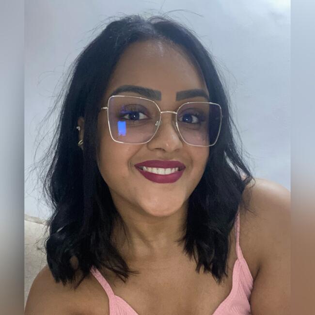 Babysitter in Praia Grande: Bruna