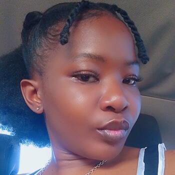 Babysitter Themba: Keamogetswe