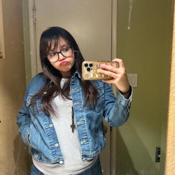 Babysitter in Hesperia: Moni