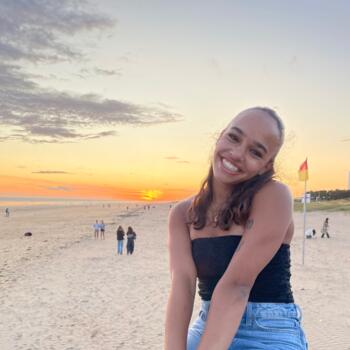 Babysitter in Orléans: Ily