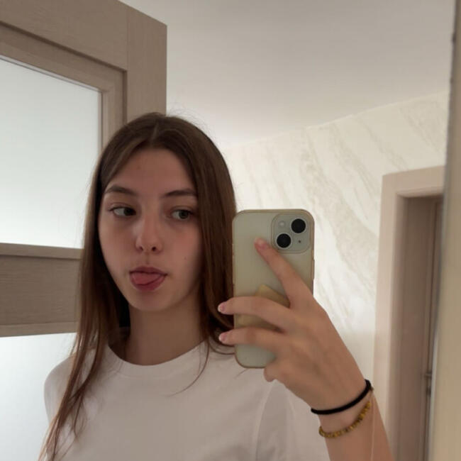 Babysitter in Villeurbanne: Ema