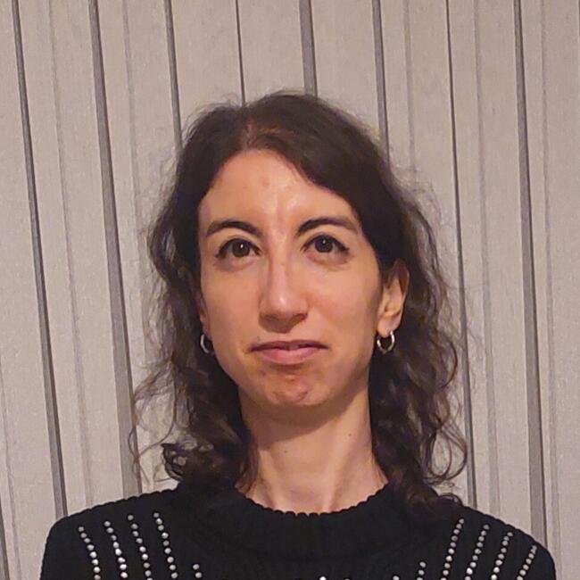 İzmir bölgesinde bebek bakıcısı: Pınar