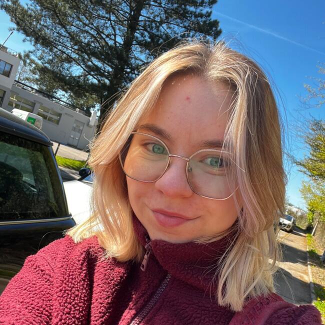 Babysitter in Dogneville: Anaïs