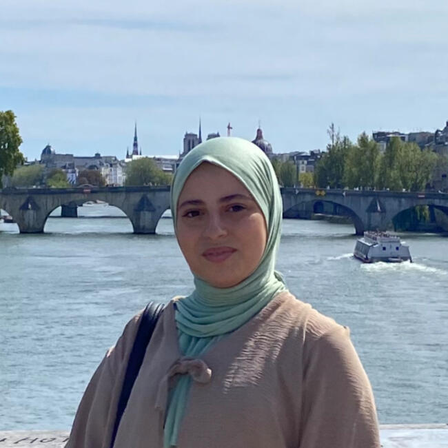 Babysitter in Reims: Feryel