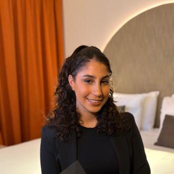 Babysitter Yerres: Nora