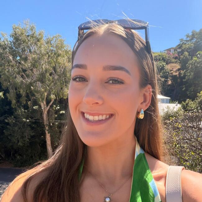 Babysitter in Townsville: Amity