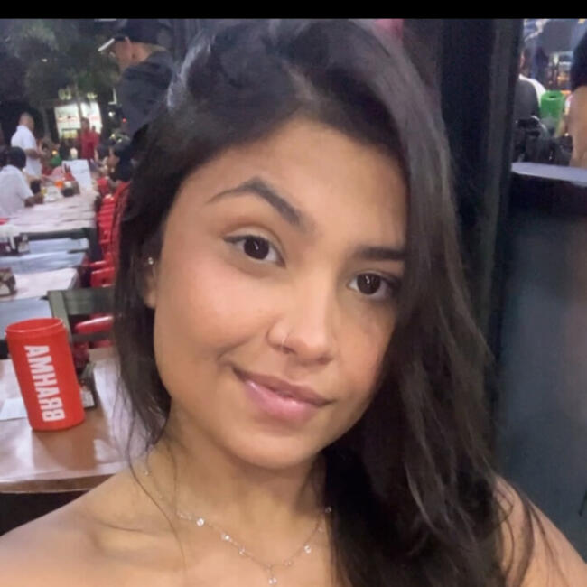 Babá em Aparecida de Goiânia: Thayna