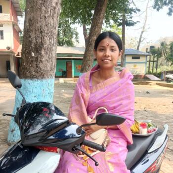 Babysitting job in Guwahati: babysitting job Rina