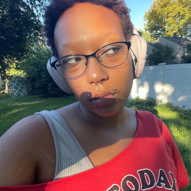 Babysitter in Teaneck: Jada