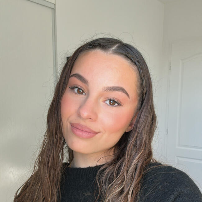 Babysitter in Bron: Jadepetit