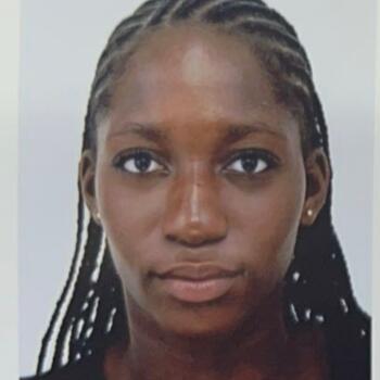 Babysitter in Paris: Amina