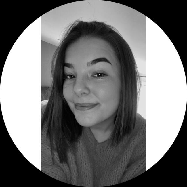 Babysitter in Châteaubernard: Célia