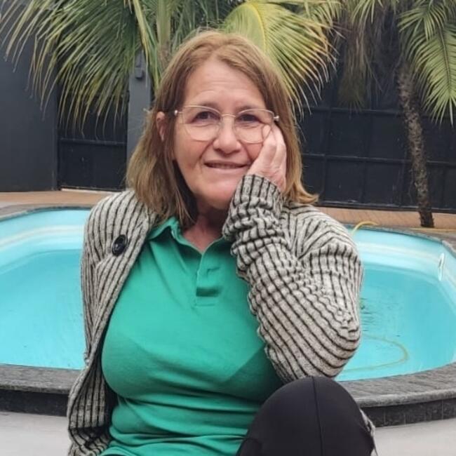 Babysitter in Anápolis: Irani